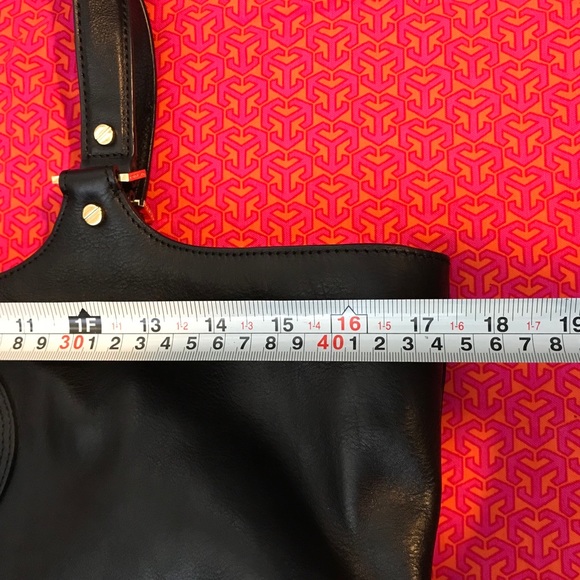 Like New! Tory Burch black purse. - Picture 6 of 8